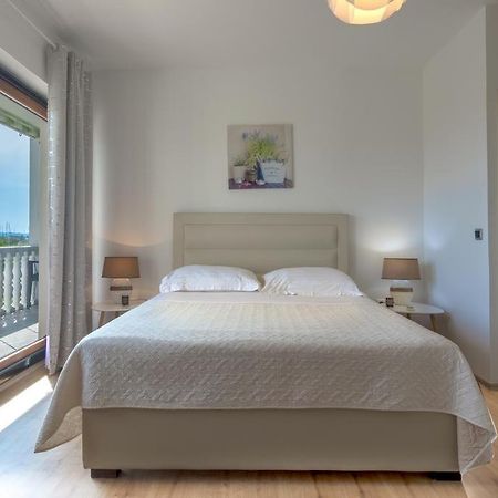 Apartments Emanuela Sukošan エクステリア 写真