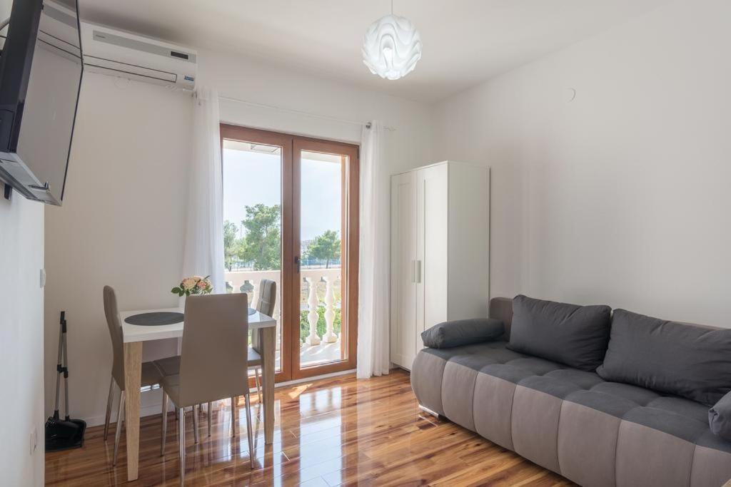 Apartments Emanuela Sukošan エクステリア 写真